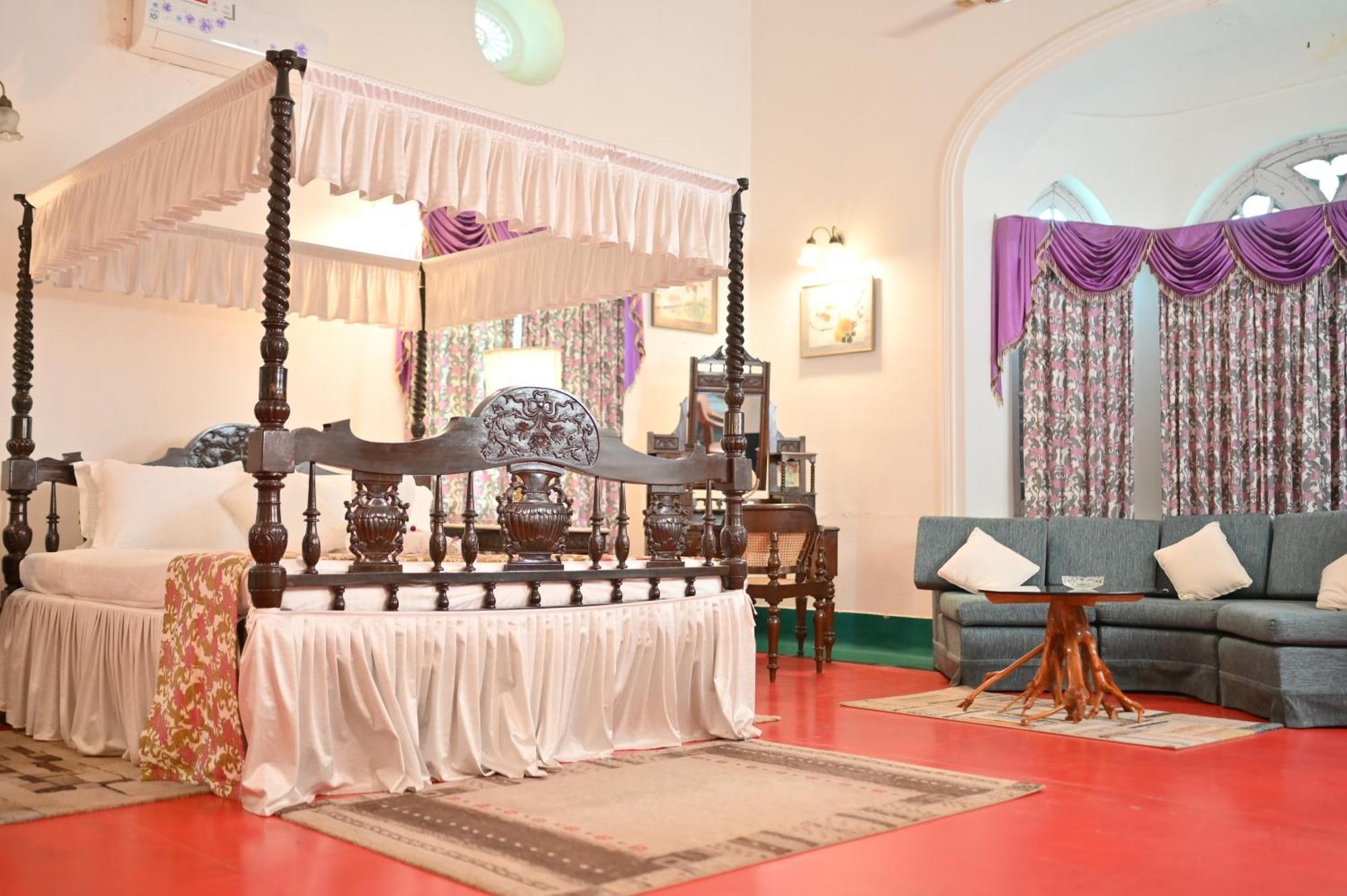 Thengal Manor Hotel Jorhāt Kültér fotó