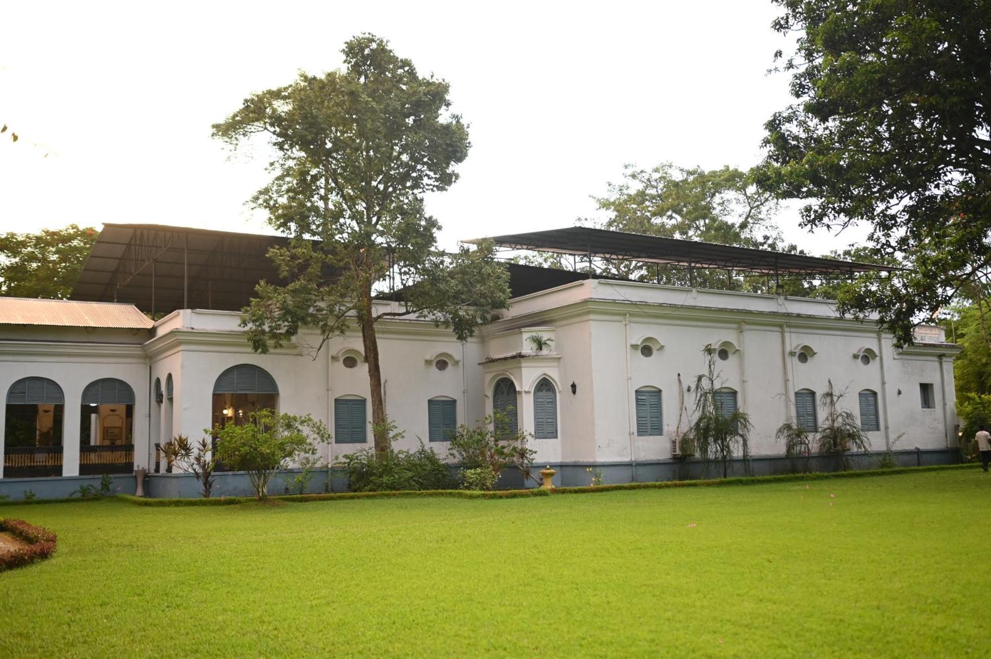 Thengal Manor Hotel Jorhāt Kültér fotó