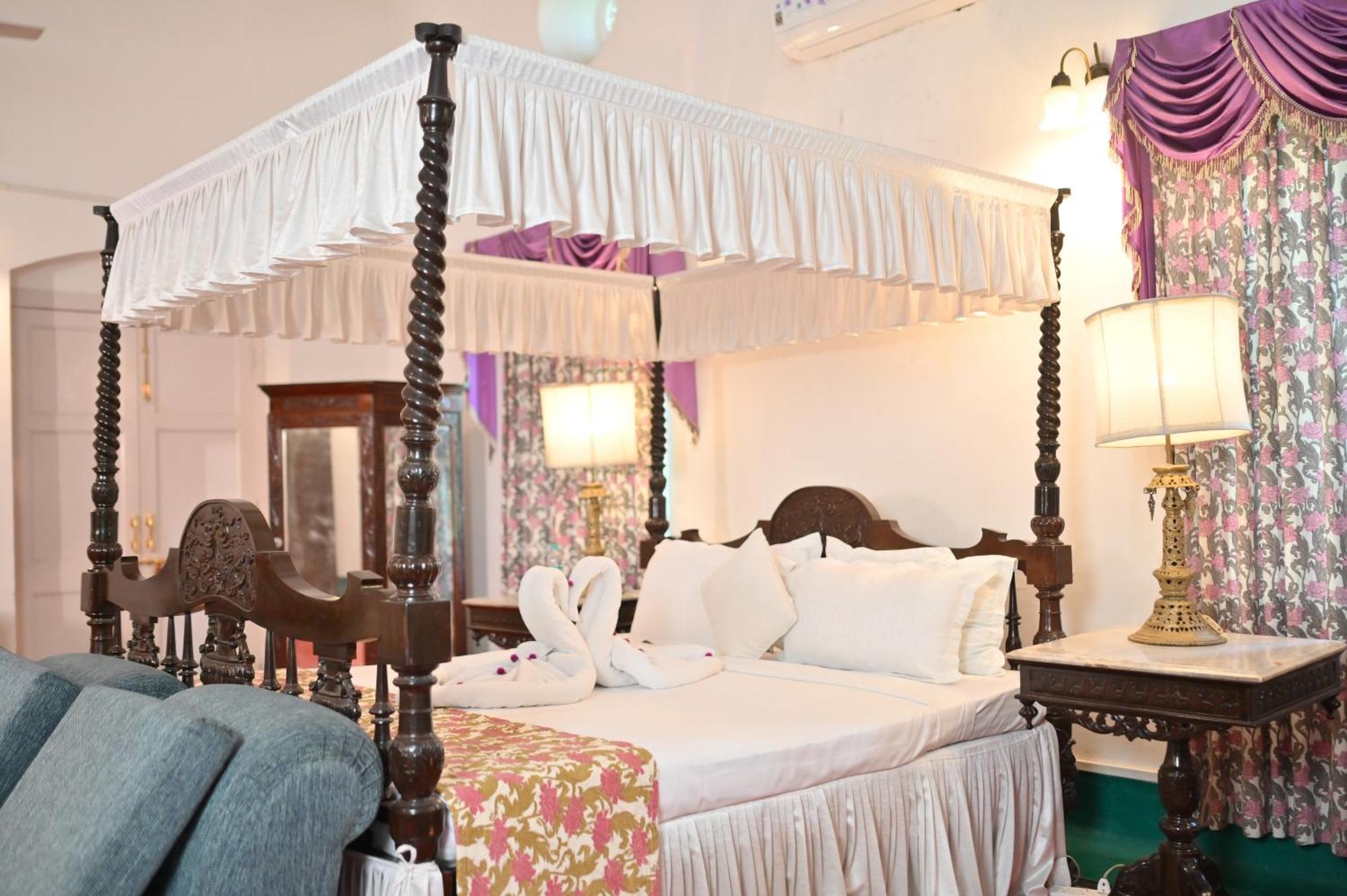 Thengal Manor Hotel Jorhāt Kültér fotó