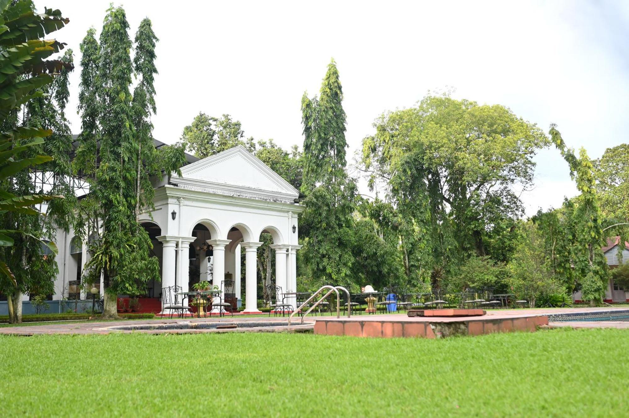 Thengal Manor Hotel Jorhāt Kültér fotó