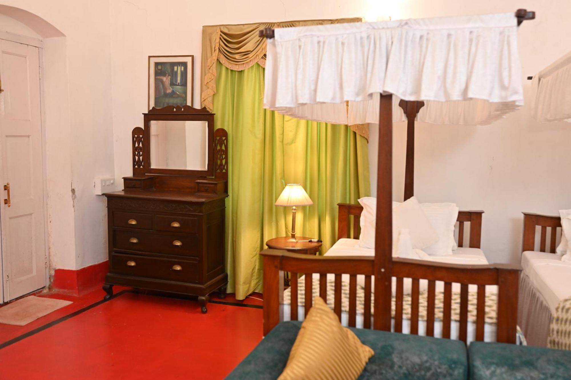 Thengal Manor Hotel Jorhāt Kültér fotó