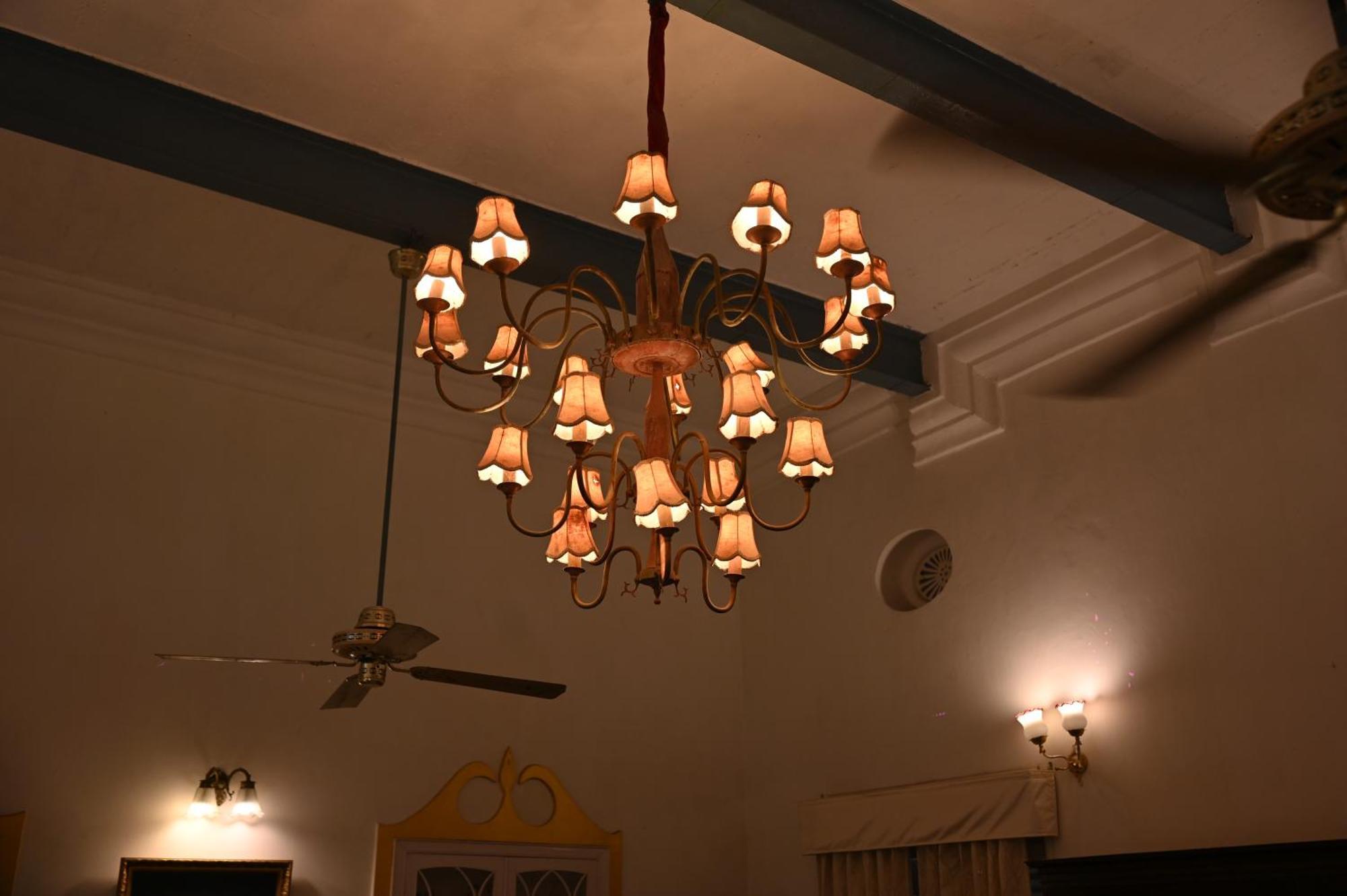 Thengal Manor Hotel Jorhāt Kültér fotó