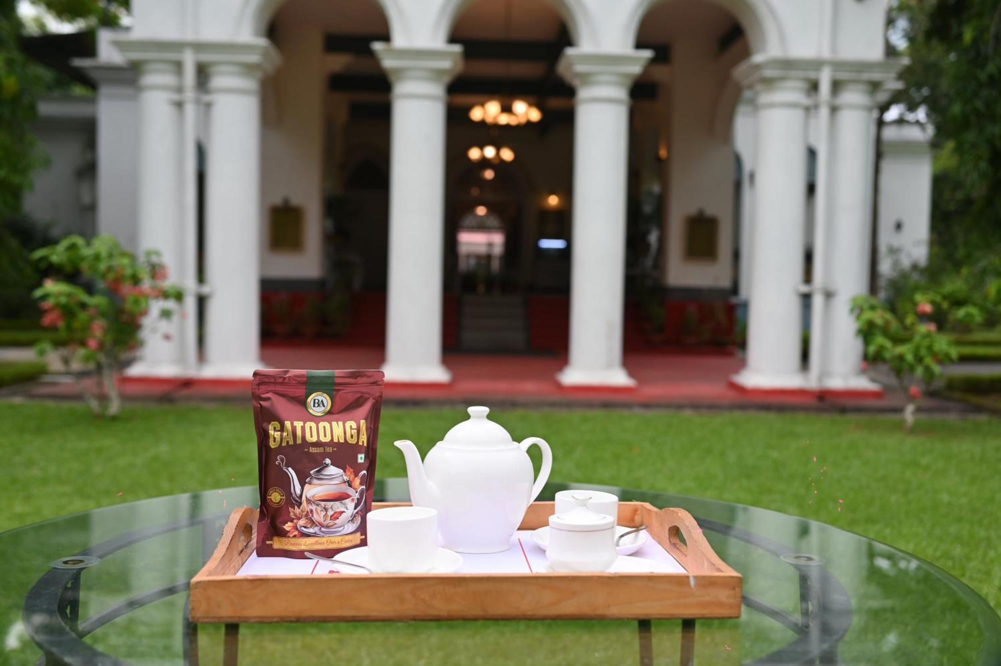 Thengal Manor Hotel Jorhāt Kültér fotó